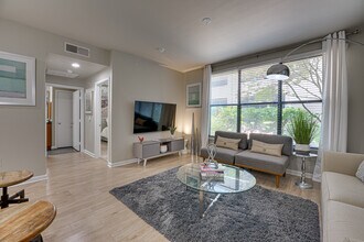 The Barton in Dallas, TX - Building Photo - Building Photo