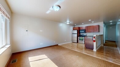 Strata Estates of Watford City in Watford City, ND - Foto de edificio - Building Photo
