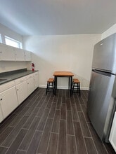 164 Wall St, Unit 101 in Corning, NY - Foto de edificio - Building Photo