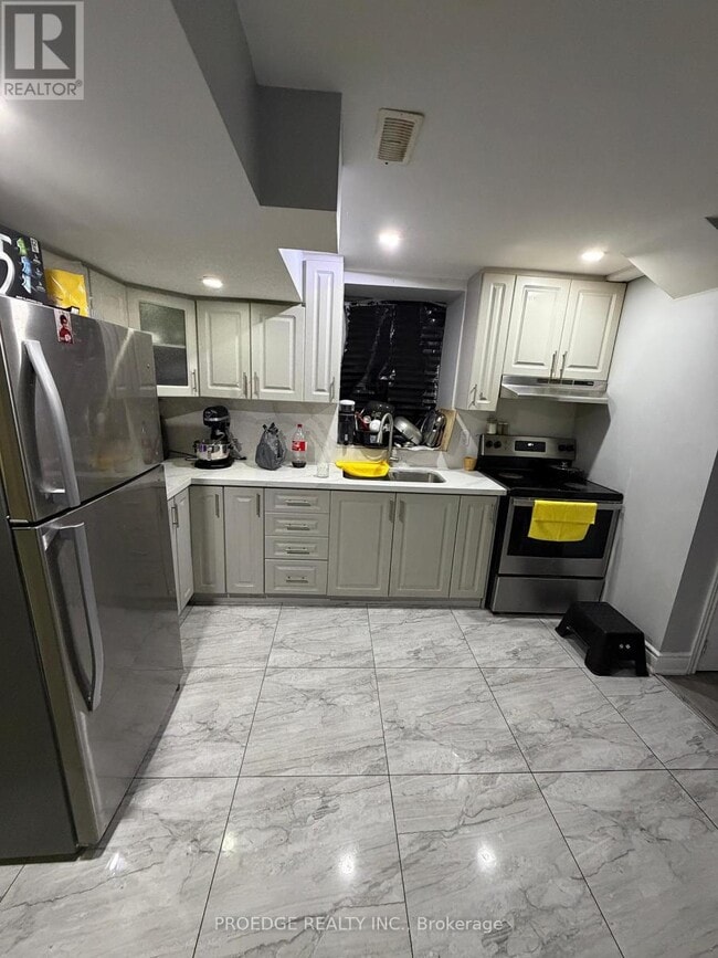 property at 15 Troyer St