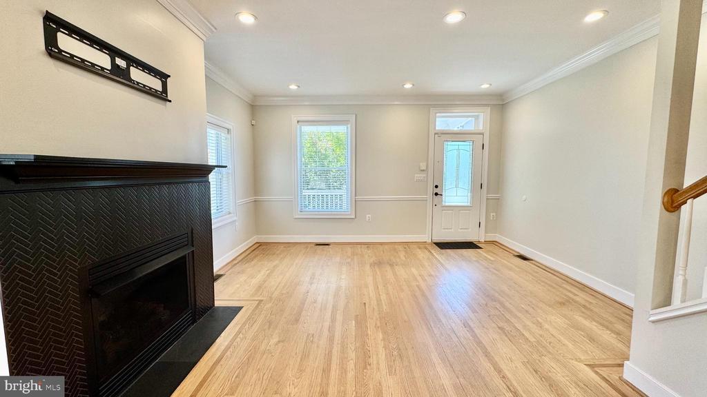 827 Allison St NW in Washington, DC - Building Photo