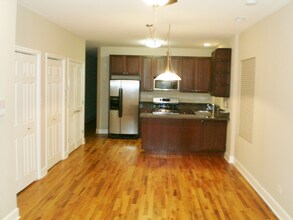 6922 S Cregier Ave in Chicago, IL - Building Photo - Building Photo
