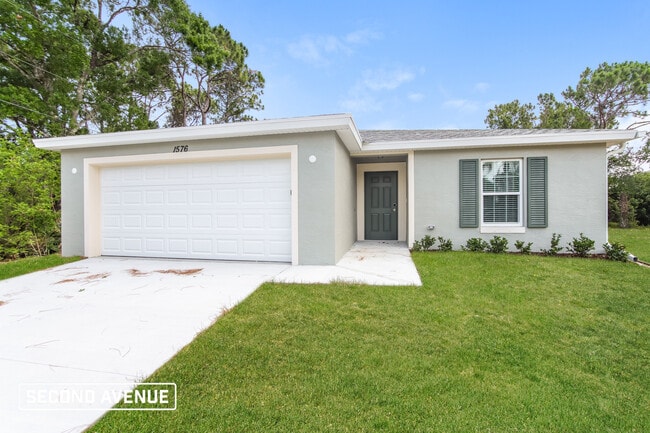 1576 Summit Rd in Palm Bay, FL - Foto de edificio - Building Photo