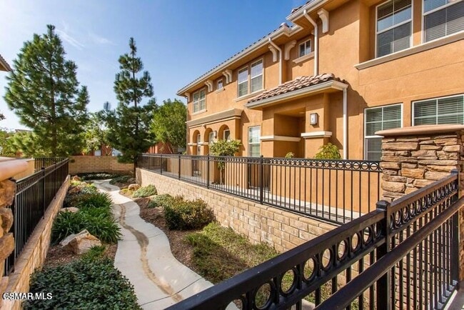 1654 Heywood St in Simi Valley, CA - Foto de edificio - Building Photo