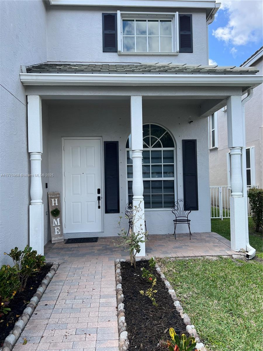 109 Hamilton Ter in Royal Palm Beach, FL - Building Photo