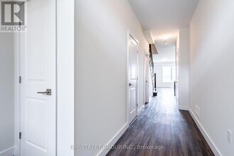 6 Bedrock Dr in Hamilton, ON - Building Photo - Building Photo