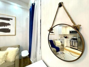 151 E 62nd St in New York, NY - Building Photo - Building Photo
