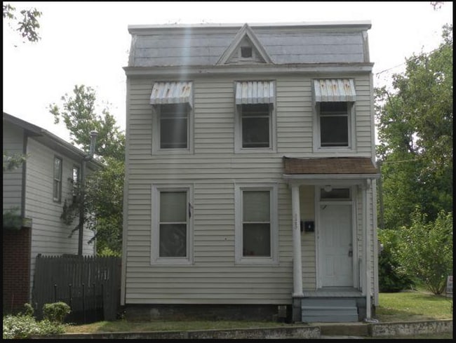 property at 3320 Meadowbridge Rd