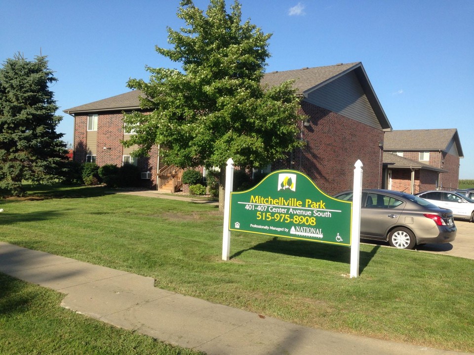 Mitchellville Park Apartments in Mitchellville, IA - Foto de edificio