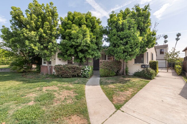 128-130 Elm St in Alhambra, CA - Building Photo - Building Photo