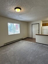 220 W 5th St in Rifle, CO - Building Photo - Building Photo