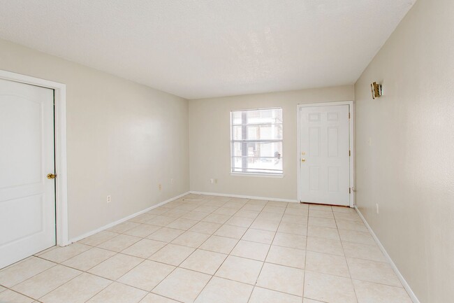 5245 Kimberlin Ave, Unit C in Baker, LA - Foto de edificio - Building Photo