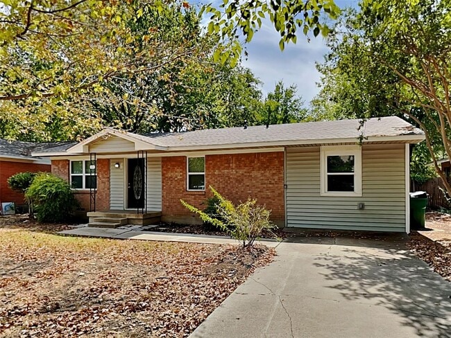 property at 808 Laguna Dr