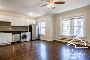 2133 N Dayton St, Unit 2 in Chicago, IL - Building Photo