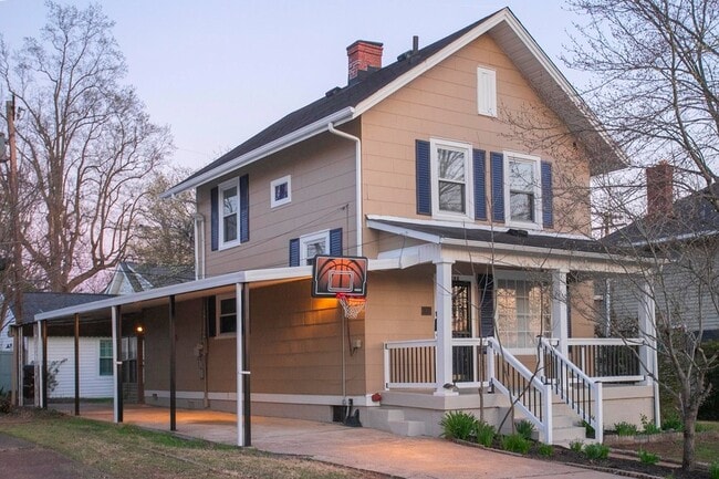 property at 909 Clarke St