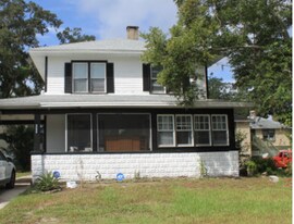 614 S Ridgewood Ave in Daytona Beach, FL - Building Photo