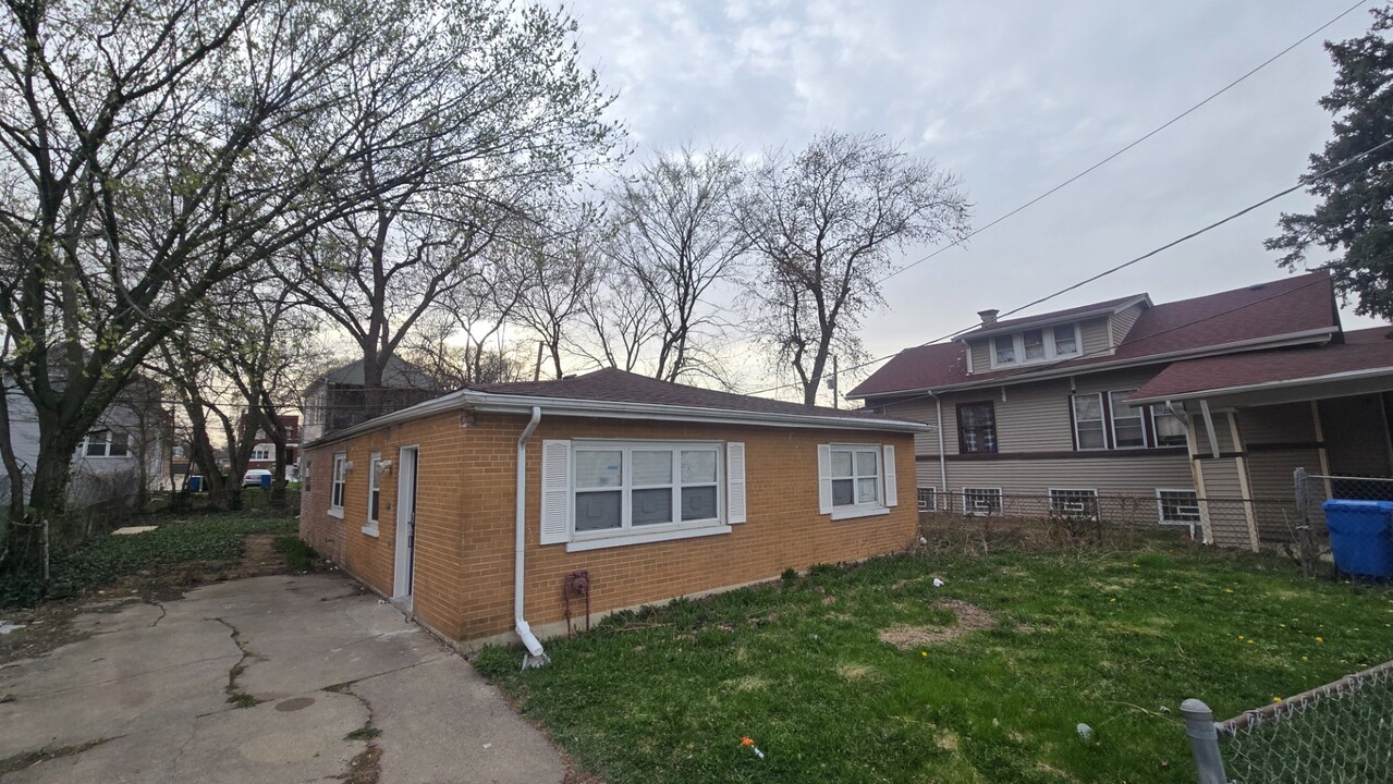 9806 S Loomis St in Chicago, IL - Building Photo