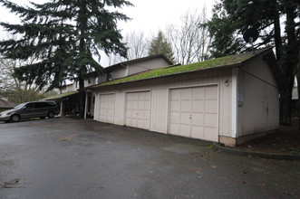 19824 SW Santee Ct in Tualatin, OR - Building Photo - Building Photo