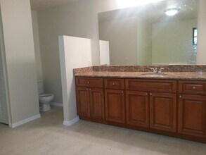 915 SW Cornelia Ave in Port St. Lucie, FL - Building Photo - Building Photo