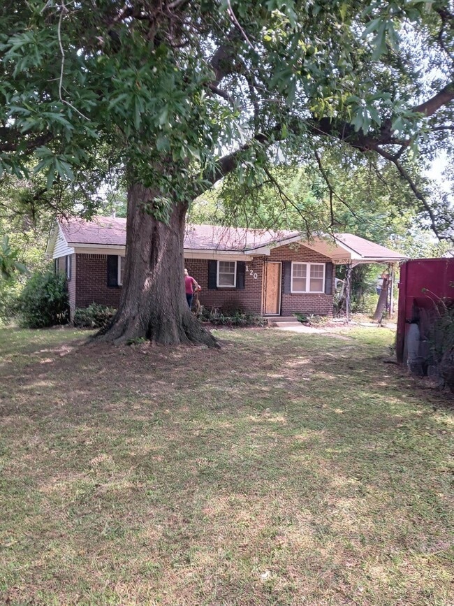 property at 120 S Gosnell St