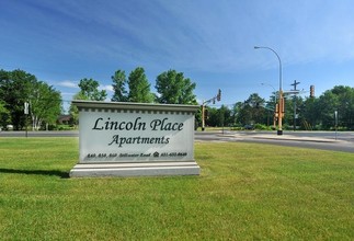 Lincoln Place Apartments in St. Paul, MN - Building Photo - Building Photo