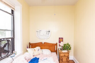 3107 N Bernard St-Unit -2 in Chicago, IL - Building Photo - Building Photo