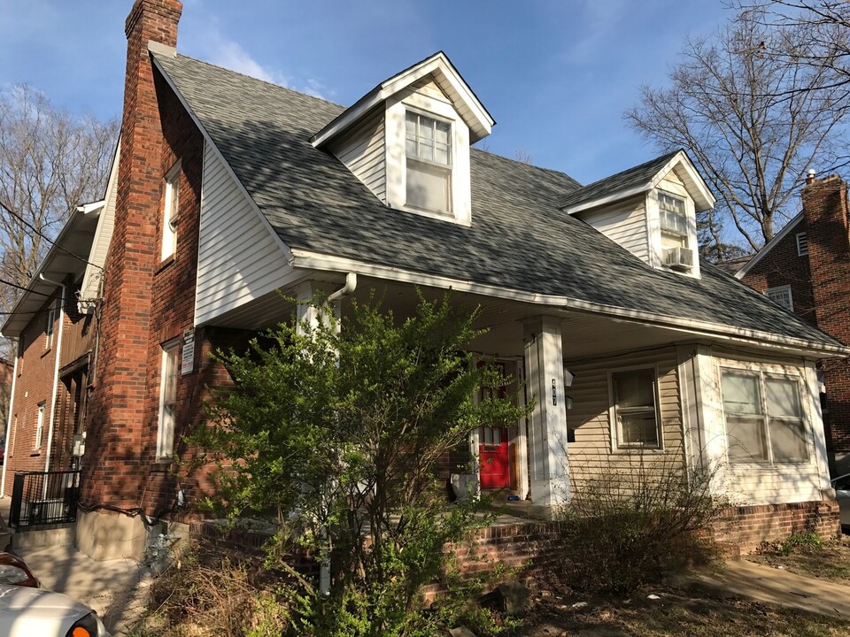 407 S William St in Columbia, MO - Building Photo