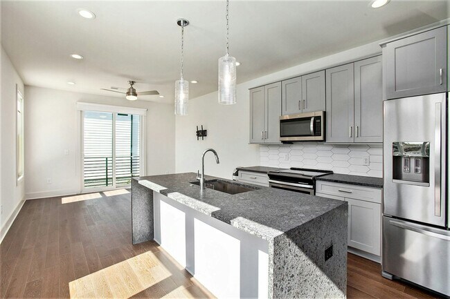 1350 May Ave SE in Atlanta, GA - Building Photo - Building Photo