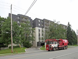 170 Dudley in Markham, ON - Building Photo