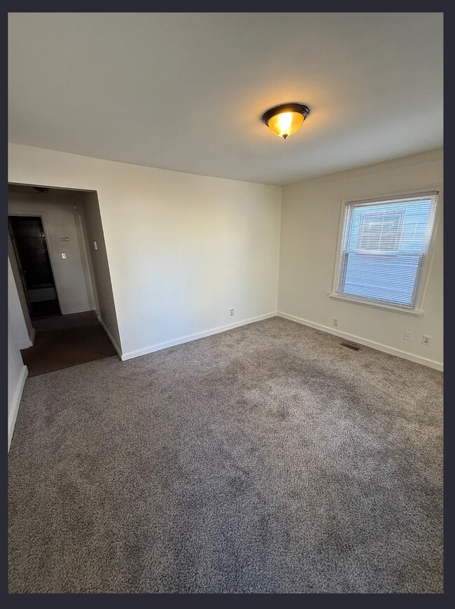 11260 Jackson Ave in Warren, MI - Foto de edificio - Building Photo