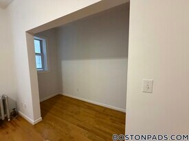 38 Hemenway St, Unit 6 in Boston, MA - Building Photo