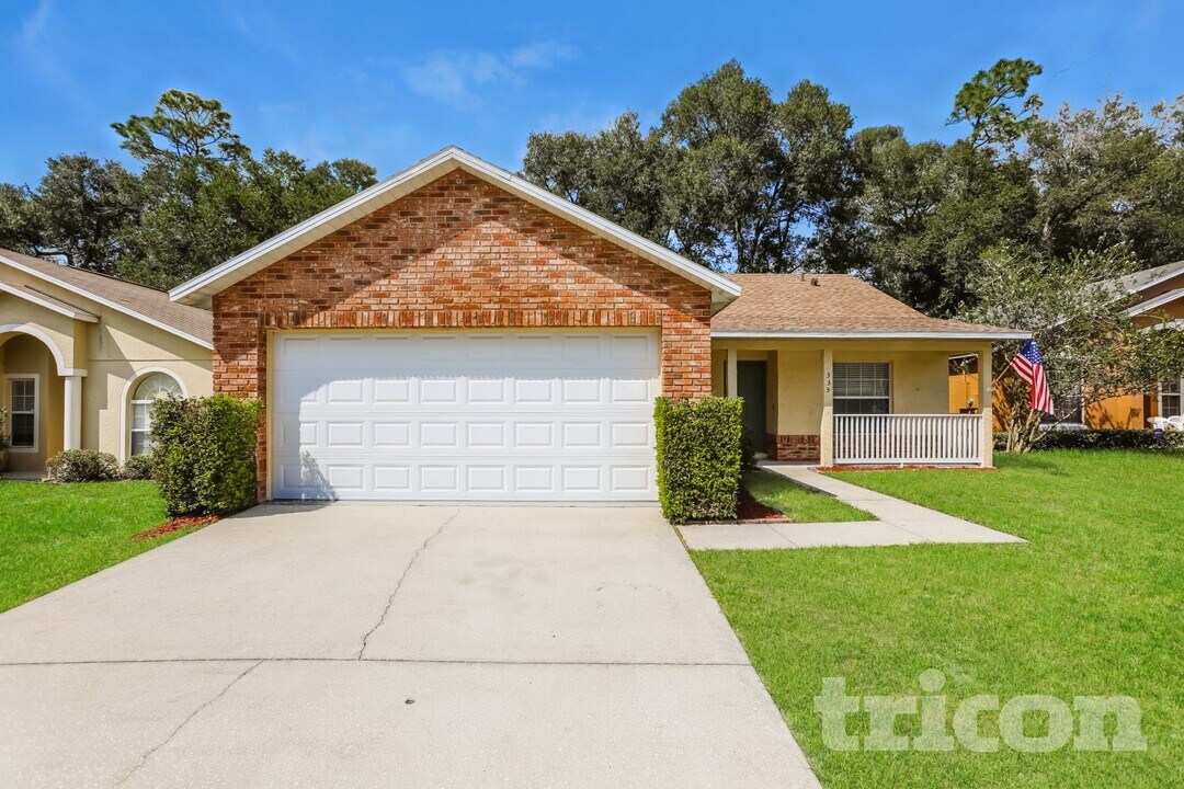 335 Heritage Estates Ln in DeLand, FL - Building Photo