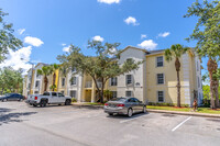 Live Oak Villas in Fort Pierce, FL - Foto de edificio - Building Photo