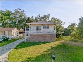 3909 3rd St SW in Lehigh Acres, FL - Building Photo