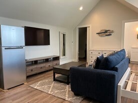 3842 W County Highway 30A, Unit A