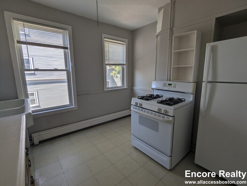500 Franklin St, Unit #2 in Cambridge, MA - Foto de edificio