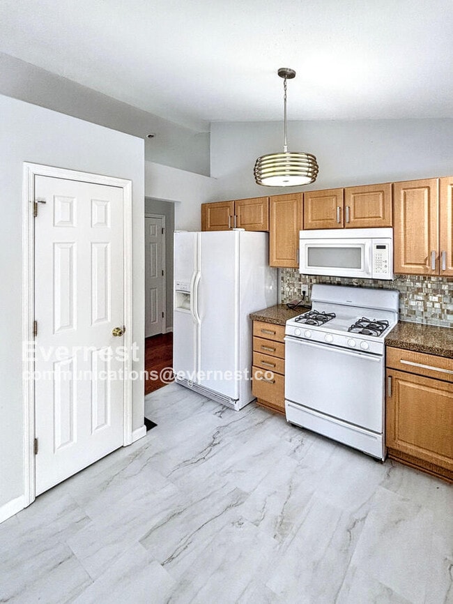 7831 Clevedon St in St. Louis, MO - Building Photo - Building Photo