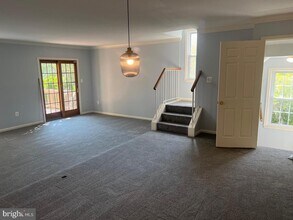 6830 Wild Rose Ct in West Springfield, VA - Building Photo - Building Photo