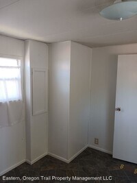 2504 Empire Dr photo'