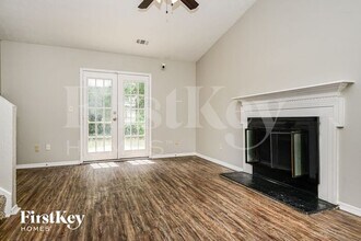 2164 Glenwood Downs Dr in Decatur, GA - Building Photo - Building Photo