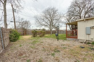 9621 Rustown Dr in Dallas, TX - Building Photo - Building Photo