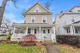 168 Woodside Ave in Ridgewood, NJ - Building Photo
