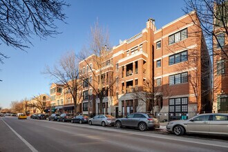3843 N Southport Ave in Chicago, IL - Foto de edificio - Building Photo
