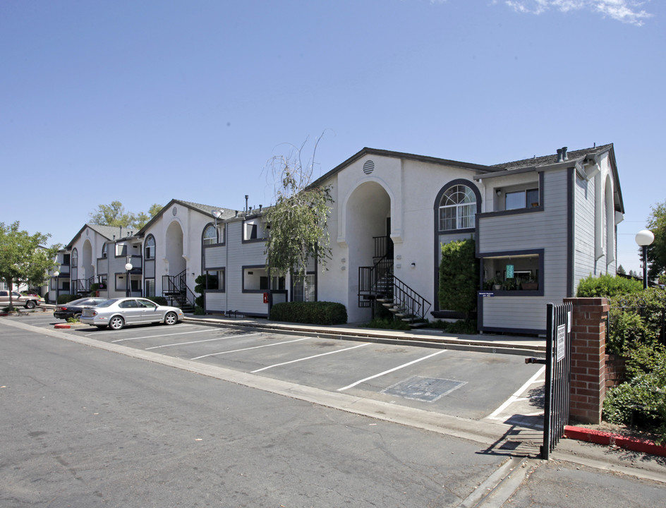 Wyda Gardens Apartments in Sacramento, CA - Building Photo