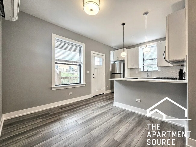 3941 N Janssen Ave in Chicago, IL - Building Photo - Building Photo