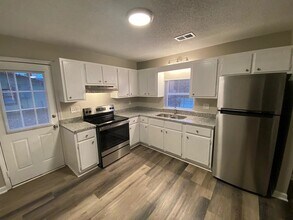 205 Wendan Way in Warner Robins, GA - Building Photo - Building Photo