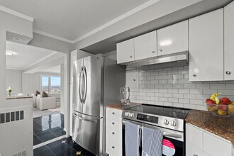 1200 Boylston Ave in Seattle, WA - Building Photo - Building Photo