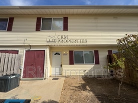 42024 Hamilton Ct in Peru, IN - Building Photo