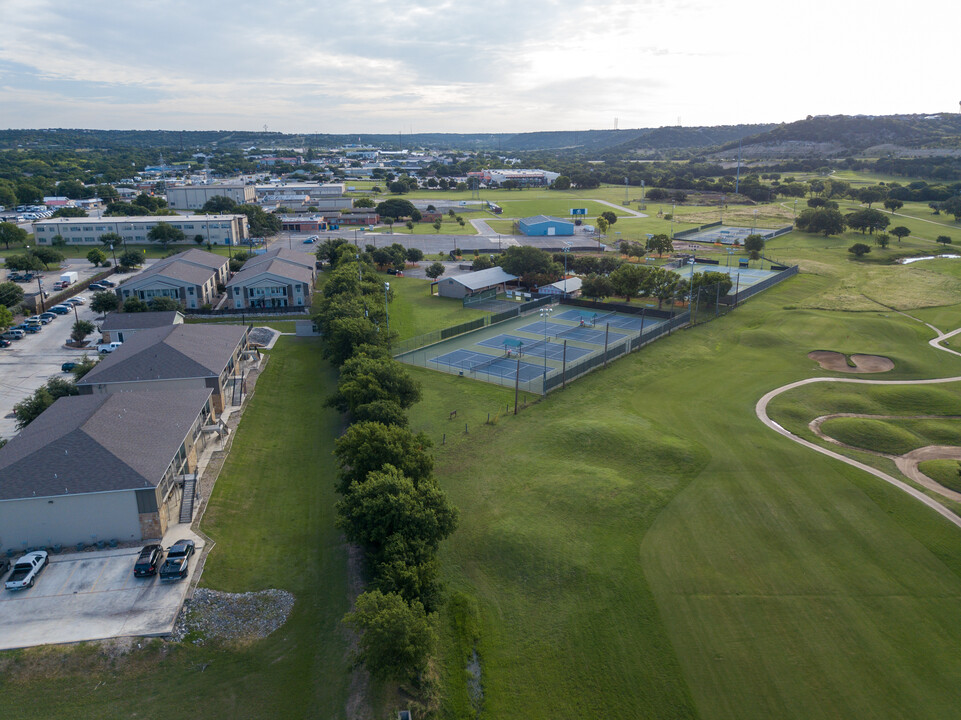 Country Club Apartments in Kerrville, TX - Building Photo