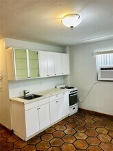 949 Pennsylvania Ave in Miami Beach, FL - Foto de edificio - Building Photo